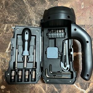 Adventure All-in-One Spotlight & Tool Kit